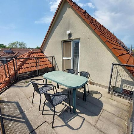 Utulny Apartman V Bratislava 4 ภายนอก รูปภาพ