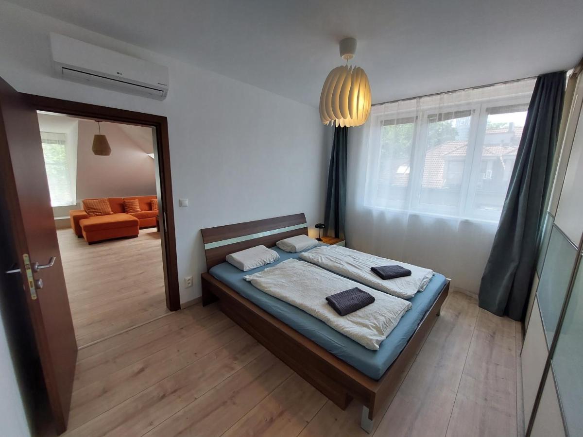Utulny Apartman V Bratislava 4 ภายนอก รูปภาพ