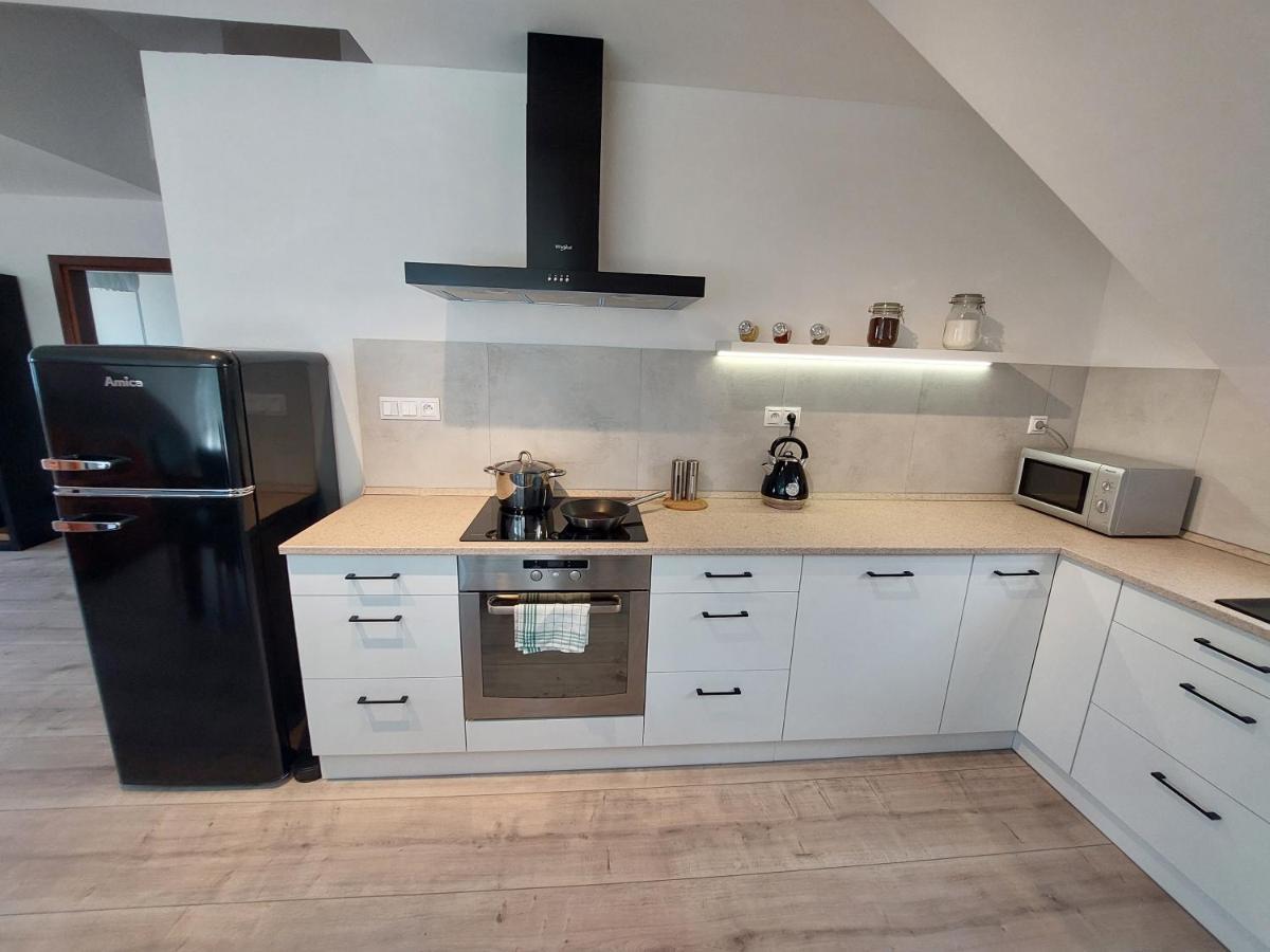 Utulny Apartman V Bratislava 4 ภายนอก รูปภาพ