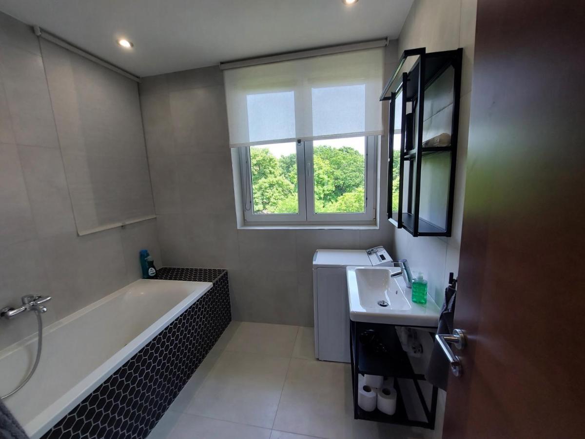 Utulny Apartman V Bratislava 4 ภายนอก รูปภาพ