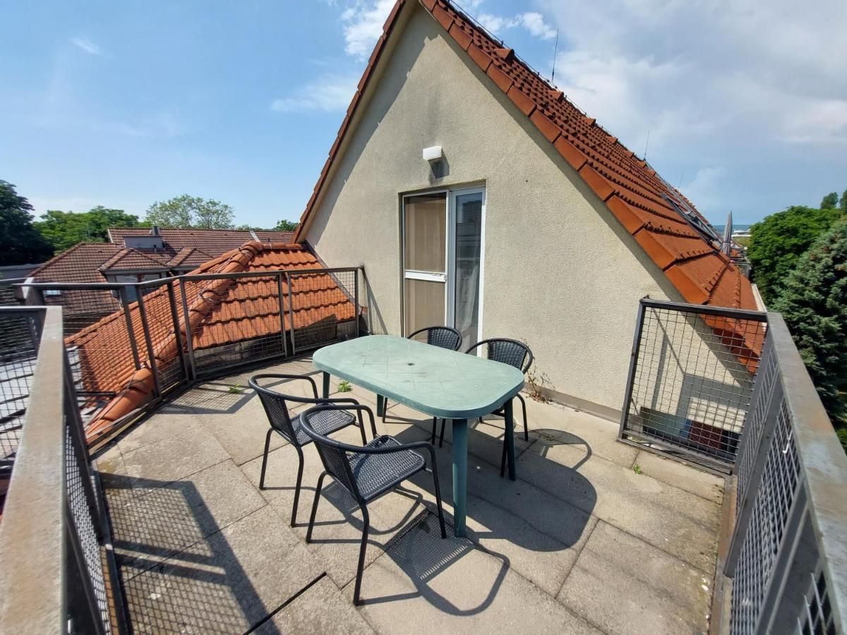 Utulny Apartman V Bratislava 4 ภายนอก รูปภาพ