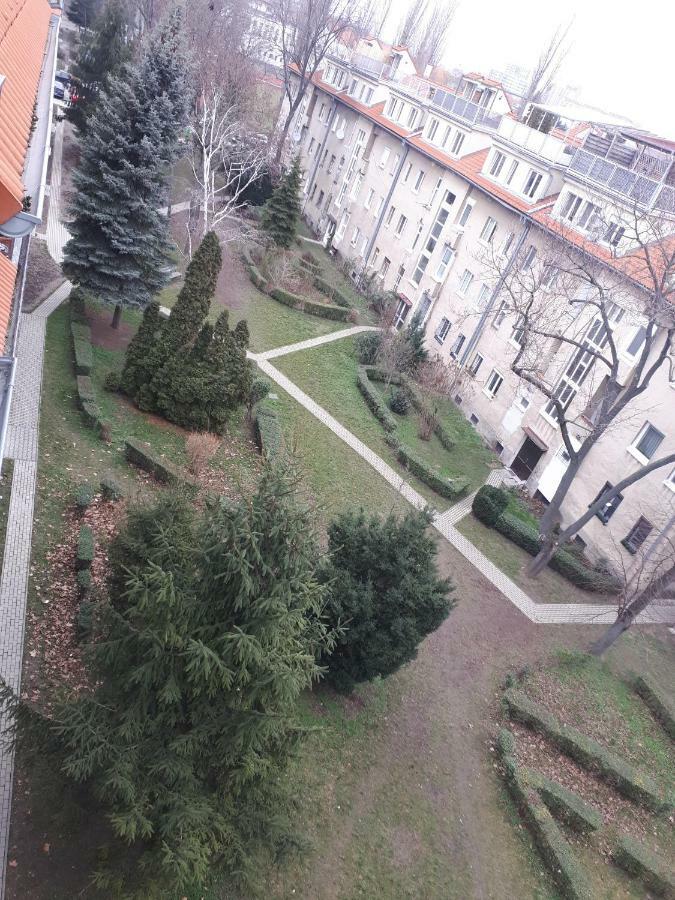 Utulny Apartman V Bratislava 4 ภายนอก รูปภาพ